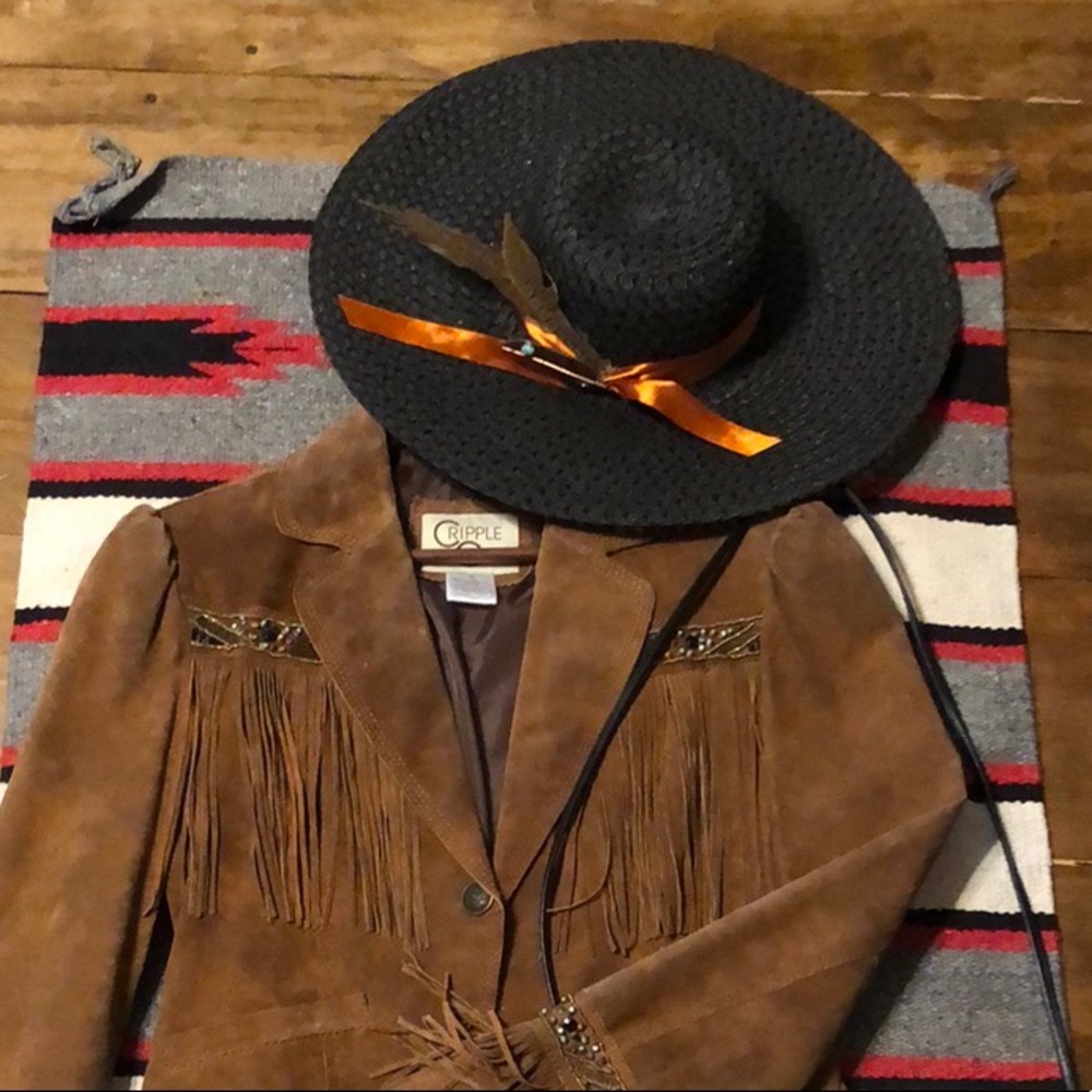 Black straw hat
